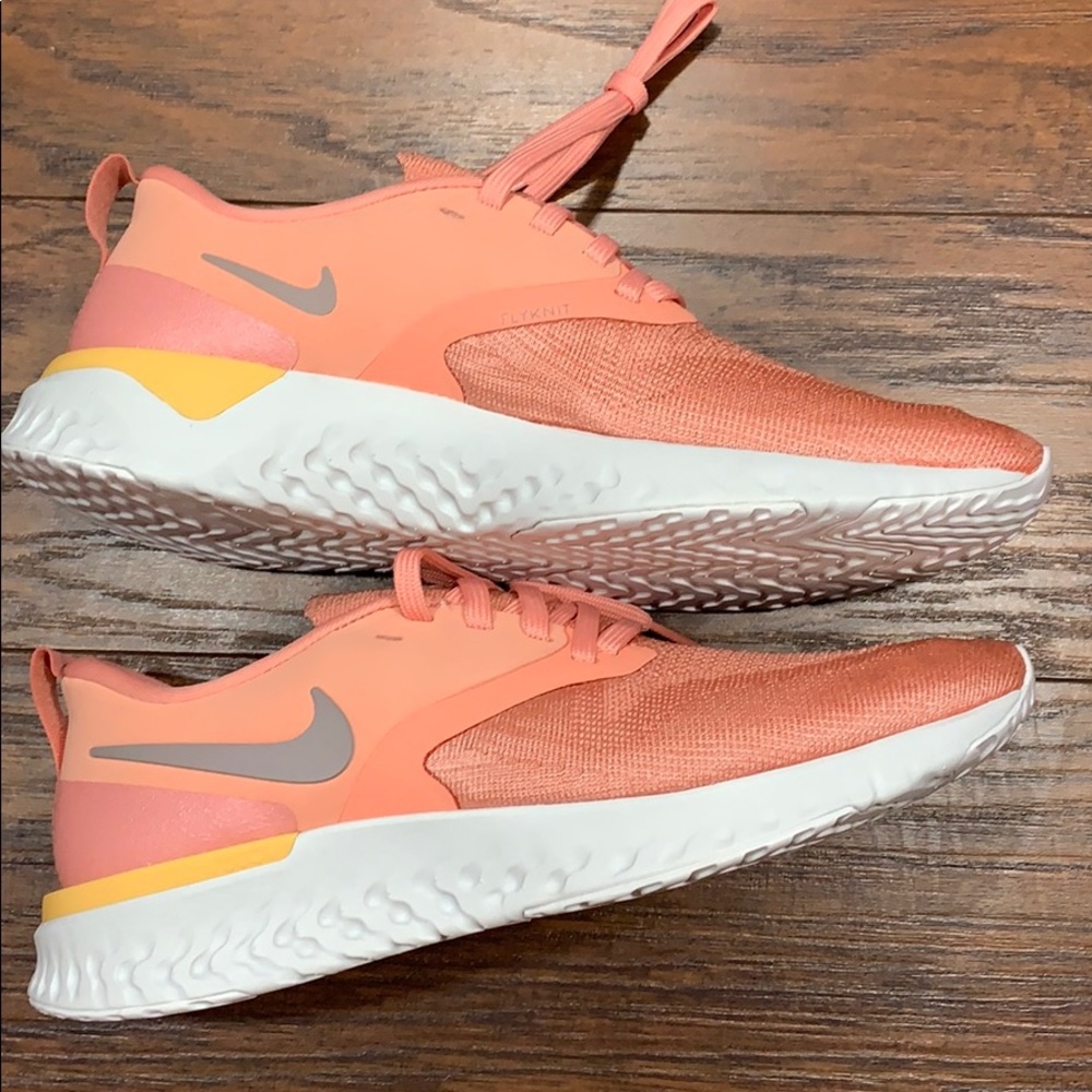 • W NIKE ODYSSEY REACT 2 FLYKNIT pink quartz/pumic